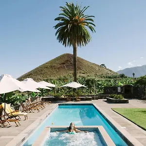 https://el-patio-de-tita.in-canary-islands.com
